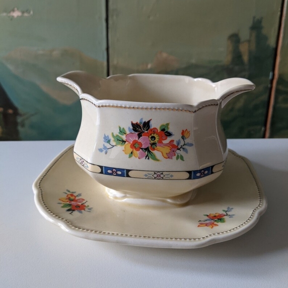 Vintage 1930s 1940s Wedgwood China Gravy Boat With Attached Under Plate - Picture 4 of 8